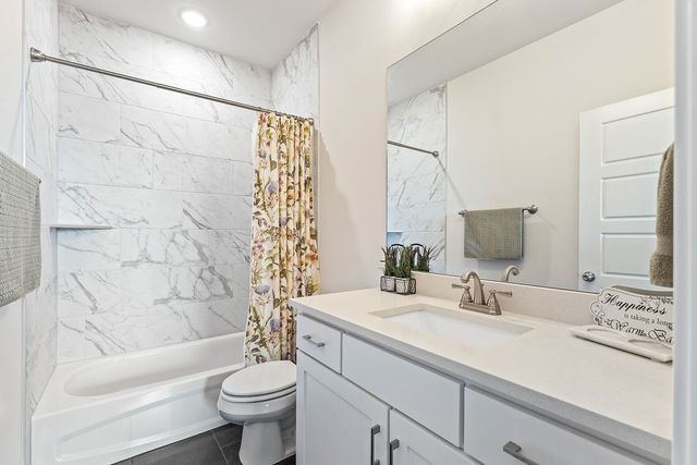 5200 SW Stanford Court, Bentonville, AR 72713