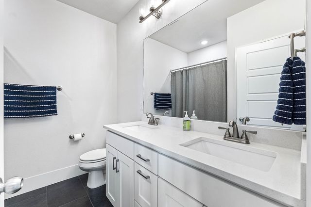 5200 SW Stanford Court, Bentonville, AR 72713