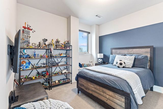 5200 SW Stanford Court, Bentonville, AR 72713