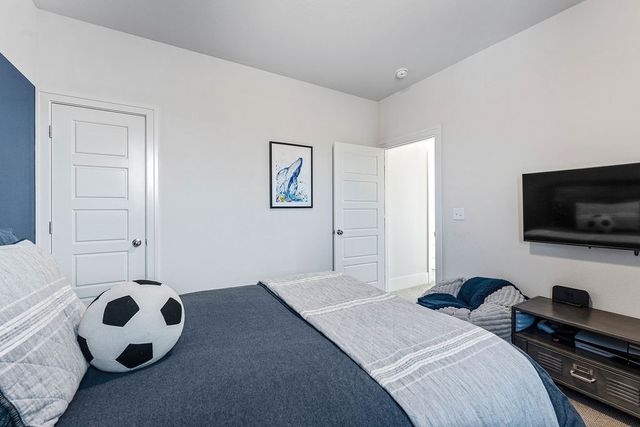 5200 SW Stanford Court, Bentonville, AR 72713