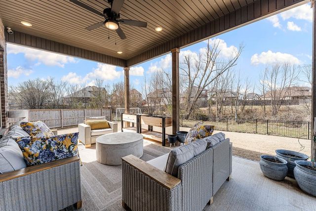 5200 SW Stanford Court, Bentonville, AR 72713