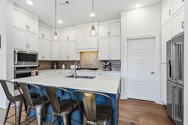 5200 SW Stanford Court, Bentonville, AR 72713