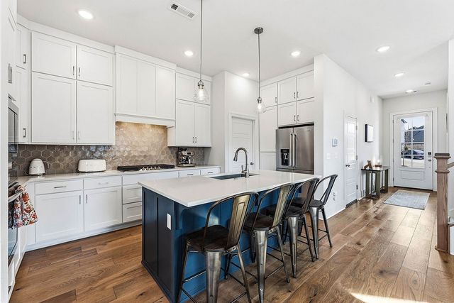 5200 SW Stanford Court, Bentonville, AR 72713