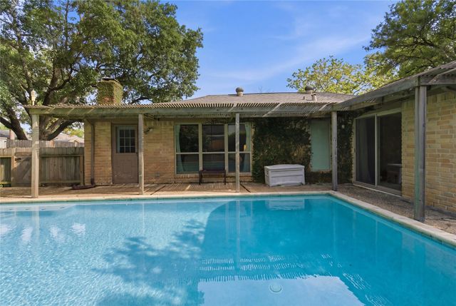 5043 Whispering Falls Drive, Houston, TX 77084