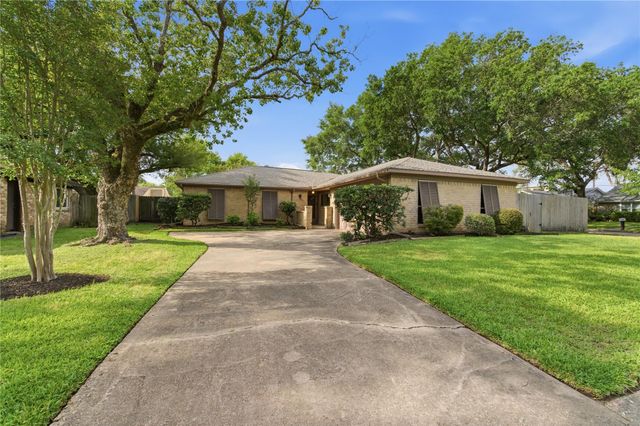 5043 Whispering Falls Drive, Houston, TX 77084