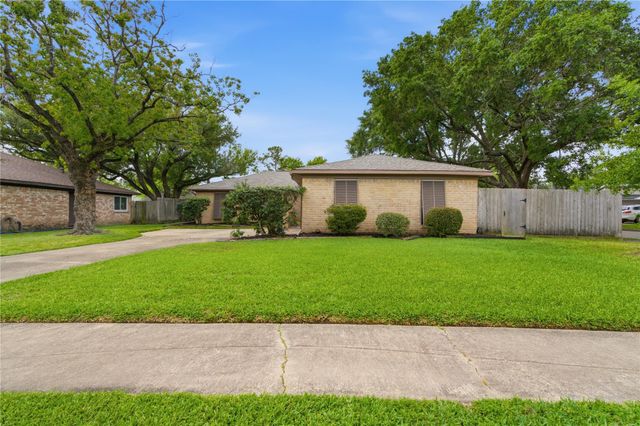 5043 Whispering Falls Drive, Houston, TX 77084