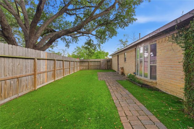 5043 Whispering Falls Drive, Houston, TX 77084