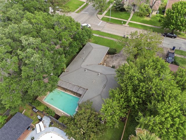 5043 Whispering Falls Drive, Houston, TX 77084