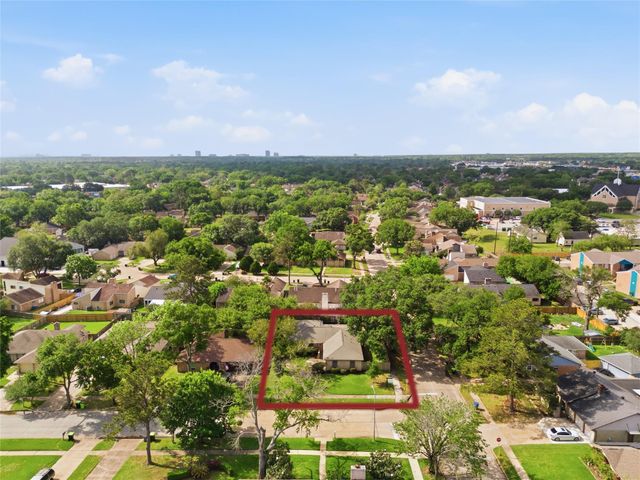 5043 Whispering Falls Drive, Houston, TX 77084