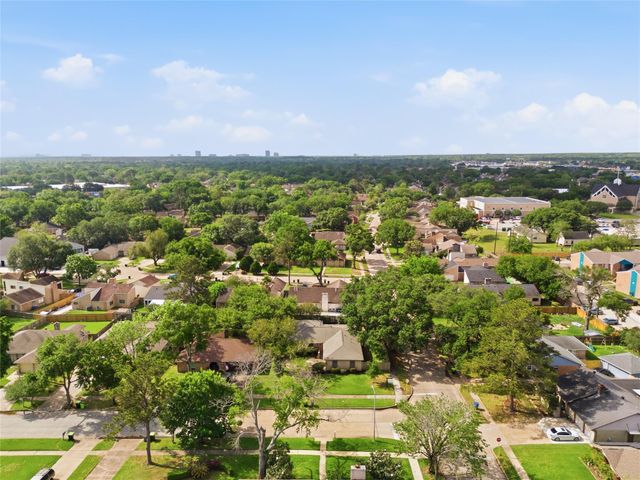 5043 Whispering Falls Drive, Houston, TX 77084