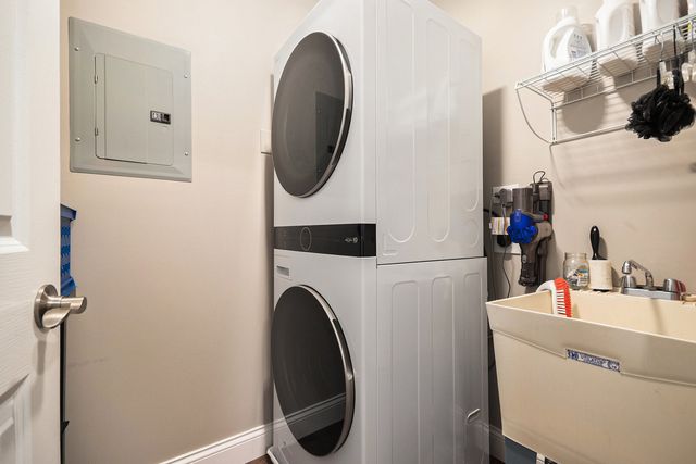 50 N Bokelman Street 234, Roselle, IL 60172