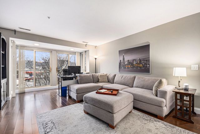 50 N Bokelman Street 234, Roselle, IL 60172