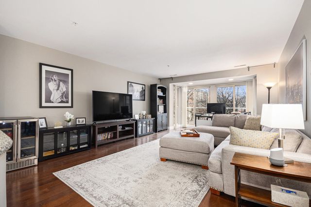 50 N Bokelman Street 234, Roselle, IL 60172