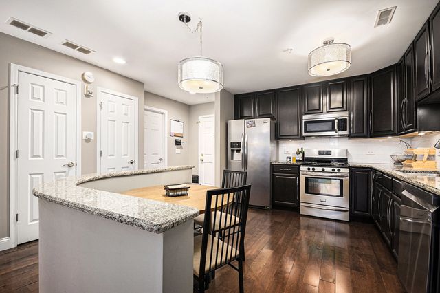 50 N Bokelman Street 234, Roselle, IL 60172