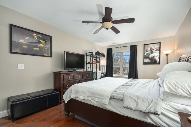 50 N Bokelman Street 234, Roselle, IL 60172