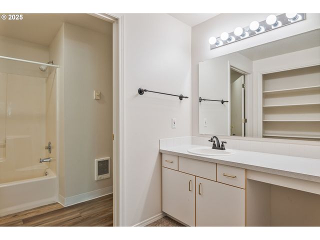 5301 PLOMONDON St F24, Vancouver, WA 98661