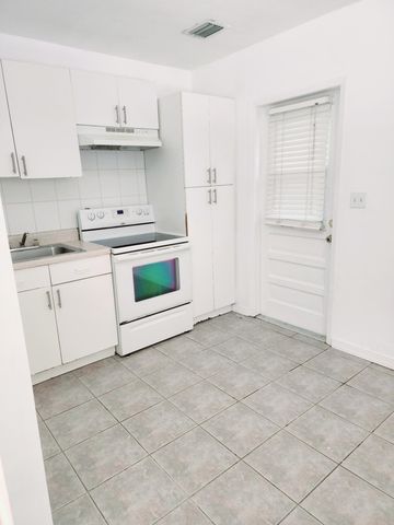 4124 N 32nd Court, Hollywood, FL 33021