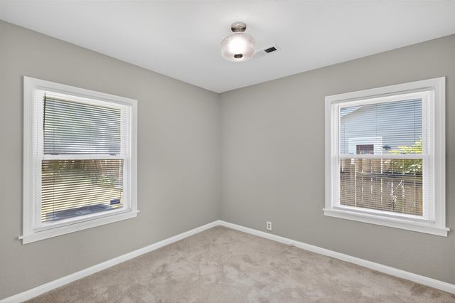 428 E Bridge St, Mulvane, KS 67110