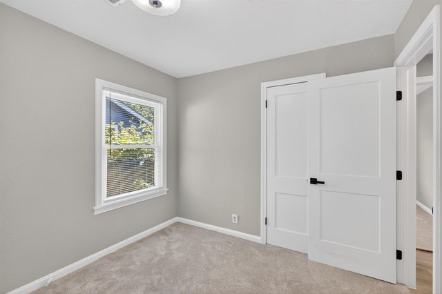 428 E Bridge St, Mulvane, KS 67110
