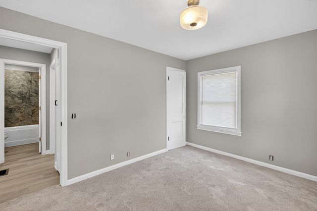428 E Bridge St, Mulvane, KS 67110