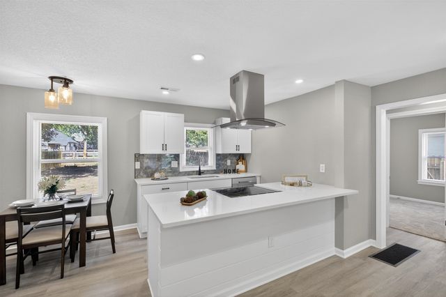 428 E Bridge St, Mulvane, KS 67110