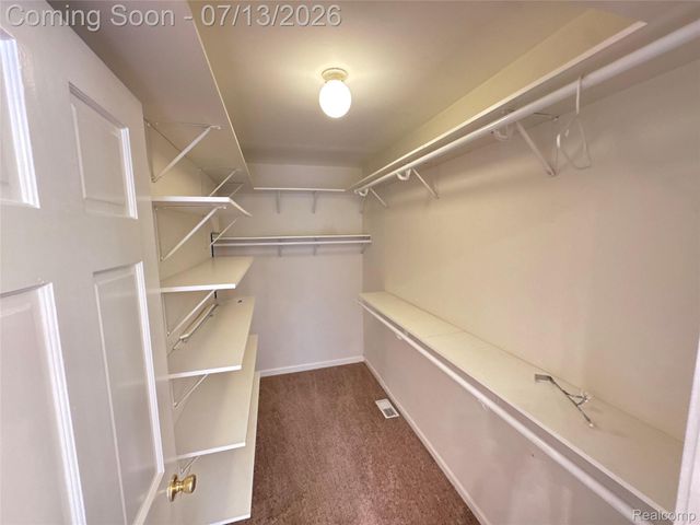 35601 Ashford Drive, Sterling Heights, MI 48312