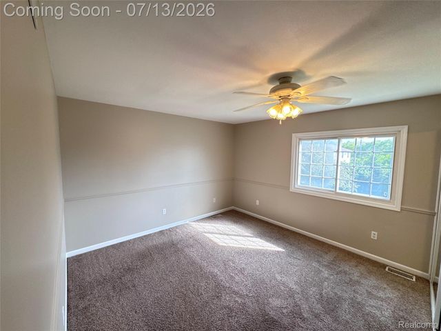 35601 Ashford Drive, Sterling Heights, MI 48312
