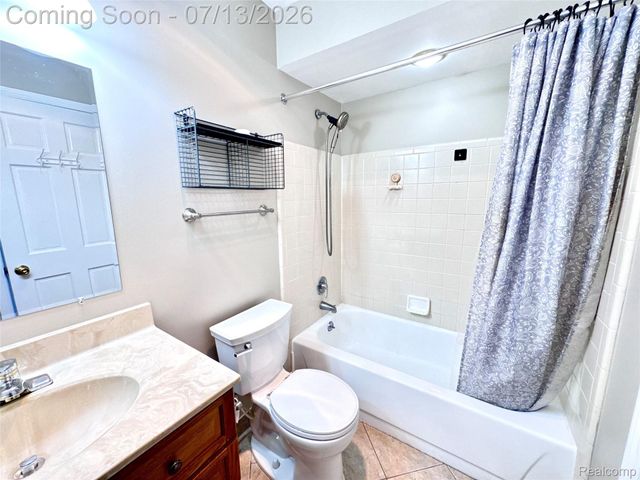 35601 Ashford Drive, Sterling Heights, MI 48312