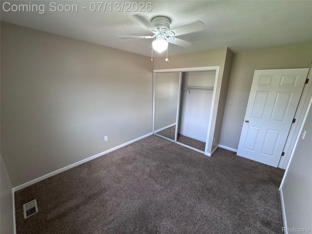 35601 Ashford Drive, Sterling Heights, MI 48312