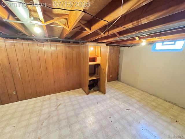 35601 Ashford Drive, Sterling Heights, MI 48312