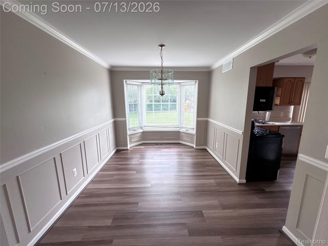 35601 Ashford Drive, Sterling Heights, MI 48312