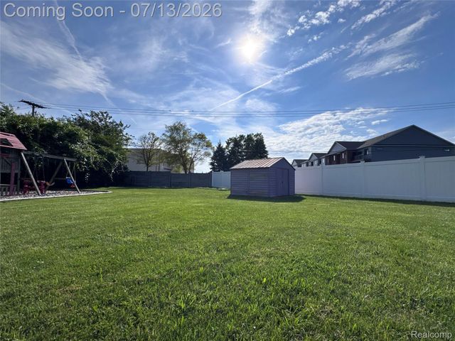 35601 Ashford Drive, Sterling Heights, MI 48312