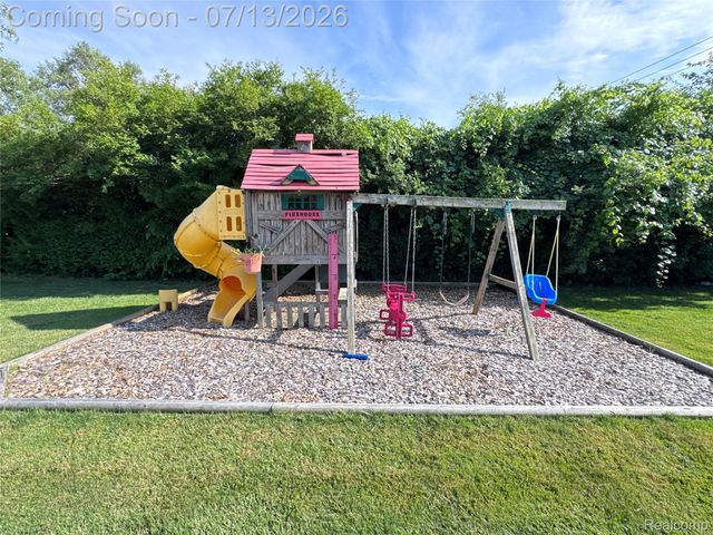35601 Ashford Drive, Sterling Heights, MI 48312