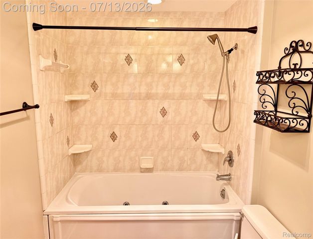 35601 Ashford Drive, Sterling Heights, MI 48312