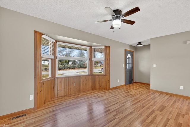 424 Fairview Avenue, Caledonia Twp, MI 48867