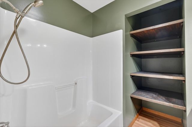 424 Fairview Avenue, Caledonia Twp, MI 48867