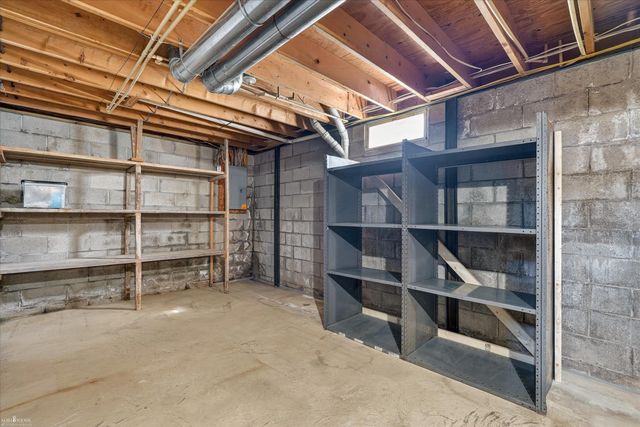 424 Fairview Avenue, Caledonia Twp, MI 48867