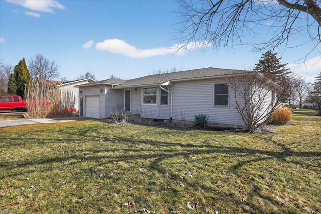 424 Fairview Avenue, Caledonia Twp, MI 48867