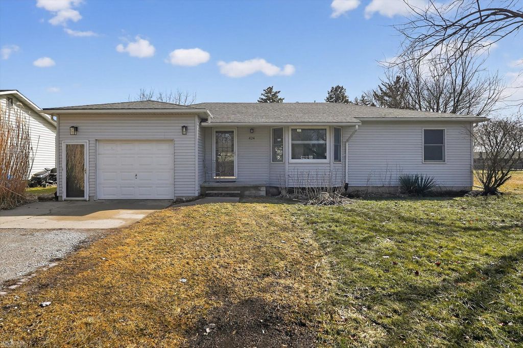 424 Fairview Avenue, Caledonia Twp, MI 48867