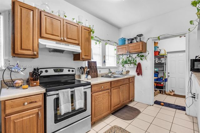 2271 SW 11th St, Miami, FL 33135