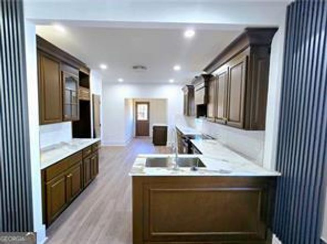1022 Mayson Turner Road NW, Atlanta, GA 30314