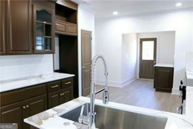 1022 Mayson Turner Road NW, Atlanta, GA 30314