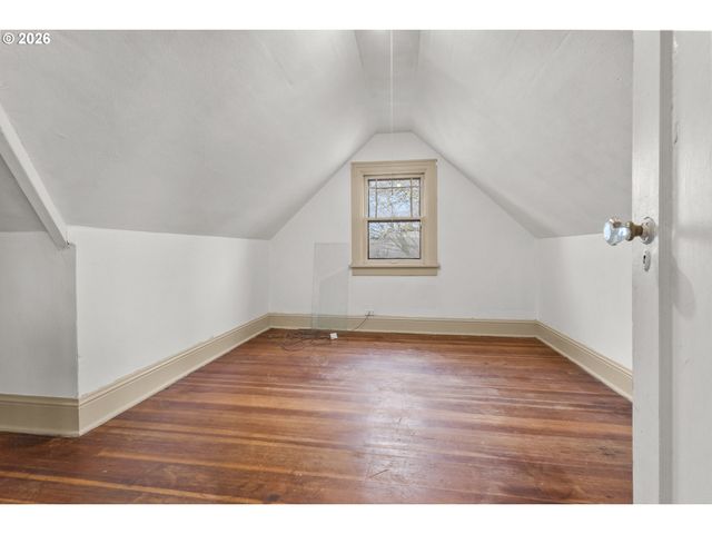 2144 N WEBSTER St, Portland, OR 97217