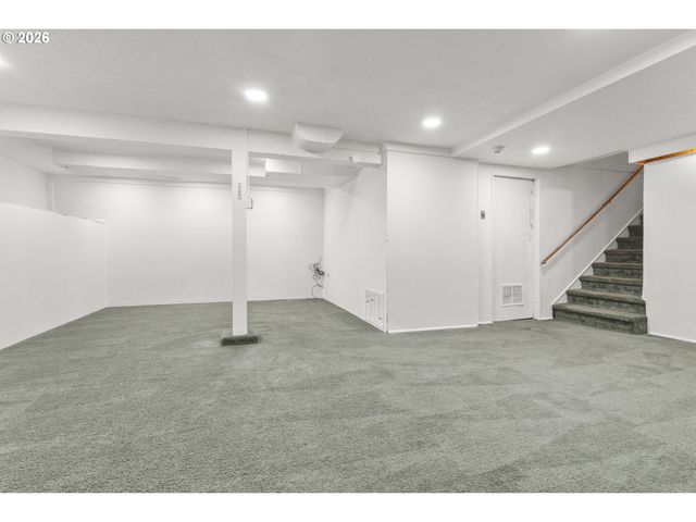 2144 N WEBSTER St, Portland, OR 97217