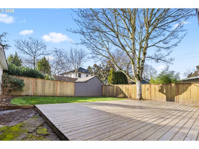 2144 N WEBSTER St, Portland, OR 97217