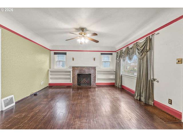 2144 N WEBSTER St, Portland, OR 97217