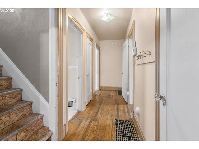 2144 N WEBSTER St, Portland, OR 97217