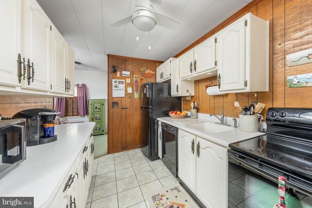 192 S ROOSEVELT CT, West Deptford, NJ 08086
