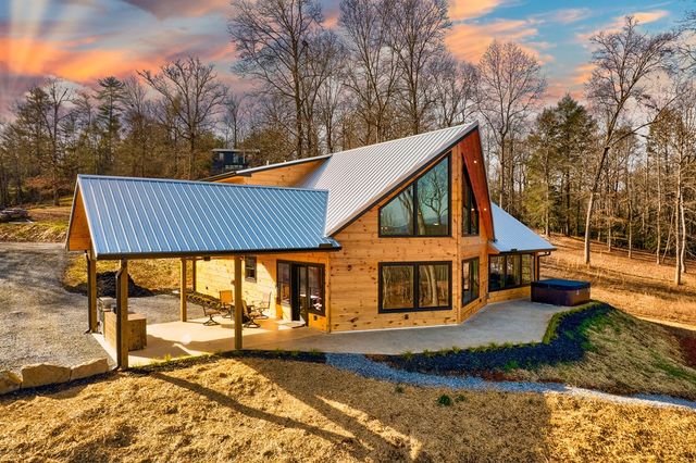 187 Briar Woods Lane, Blue Ridge, GA 30513