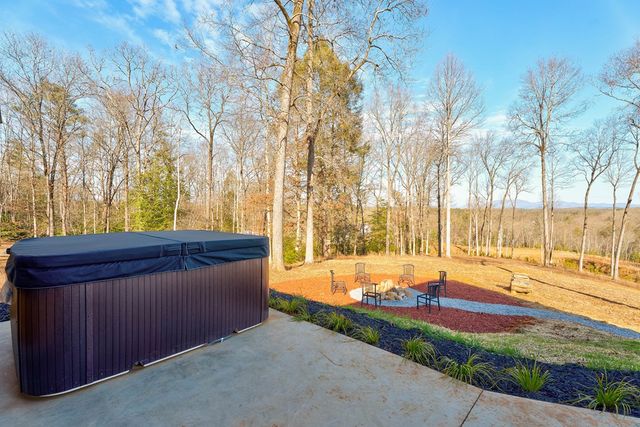 187 Briar Woods Lane, Blue Ridge, GA 30513